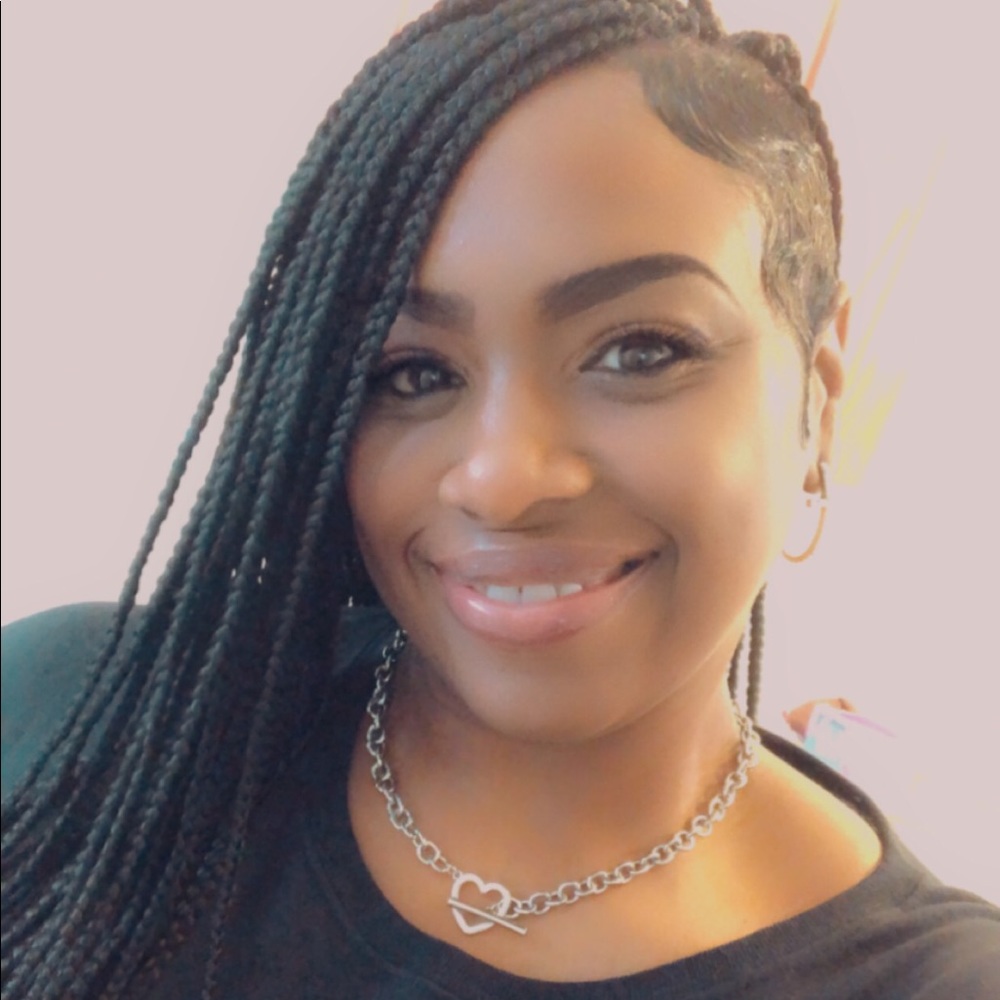 Meet your Posher, Nina